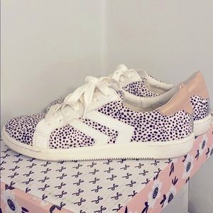 Dolce Vita Neo Arrow Sneaker